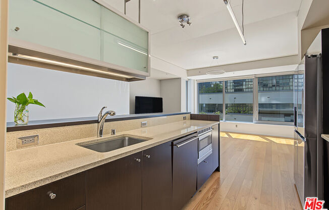 1 bed, 1.5 baths, 1,090 sqft, $3,000, Unit 302