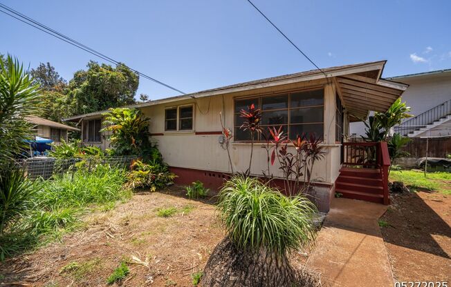 $1800 / 2BR – Approx - 2br/1ba/Tandem pkg Duplex unit in Wahiawa
