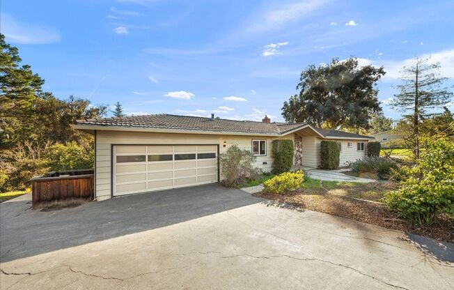 Beautiful remodeled 3 Bed 2 Bath home in Los Altos Hills