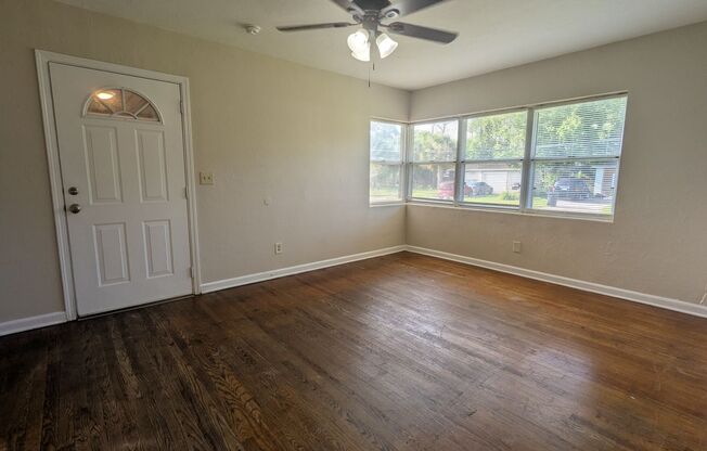 Great 3 Bedroom 1 Bath in convenient location on West side of Jacksonville.  **18 MONTH LEASE AND CURRENTLY WAIVING ADMINISTRATIVE FEES OF $250 IF APPLY, APPROVE AND MOVE-IN BY JUNE 31st**