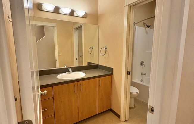 2 beds, 2.5 baths, 1,502 sqft, $1,995, Unit 13