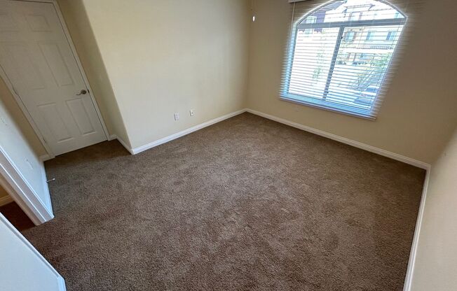 2 beds, 2 baths, $1,200, Unit # 2017
