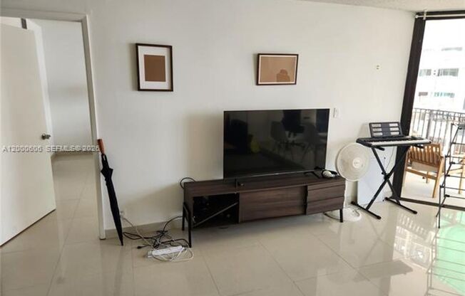 1 bed, 1.5 baths, $3,300, Unit # A 1207