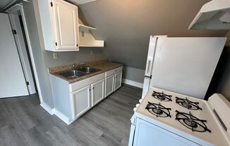 2 beds, 1 bath, $1,950, Unit 3