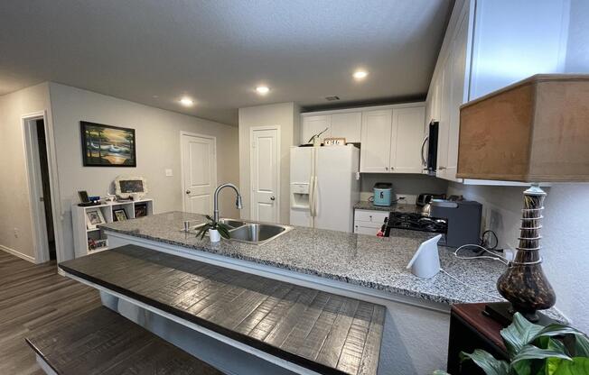 5614 TEMPEST CT