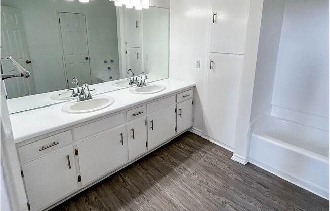 2 beds, 1.5 baths, 1,100 sqft, $2,395