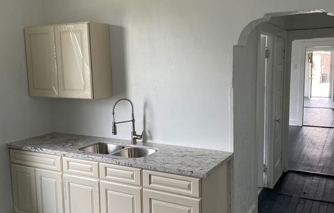 1 bed, 1 bath, 850 sqft, $1,100, Unit 2915