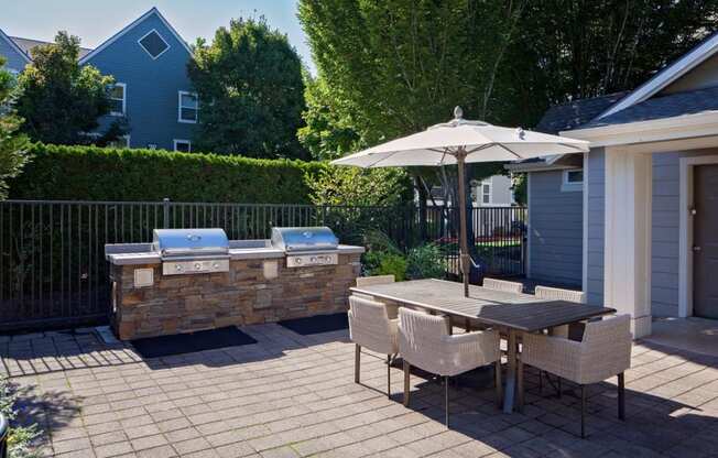 exterior patio with furniture at Lionsgate South, Hillsboro, Oregon