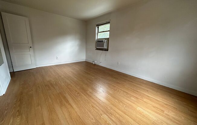 1 bed, 1 bath, 600 sqft, $1,445, Unit 5731 Ellsworth Ave. #B3