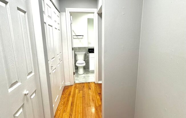 Studio, 1 bath, 400 sqft, $1,300, Unit 6954-406