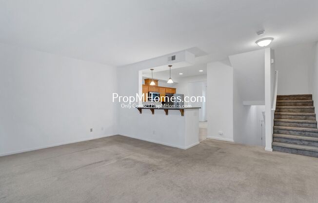 Spacious Townhome in Tanasbourne!