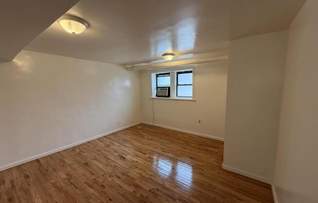 497 VAN CORTLANDT PARK AVE