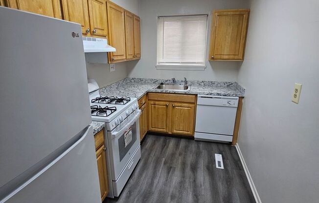2 beds, 1 bath, 798 sqft, $1,200, Unit 4613-F