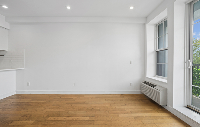 1229 PUTNAM AVE
