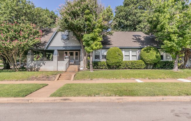 Coming Soon! Charming Bungalow - Arlington Heights