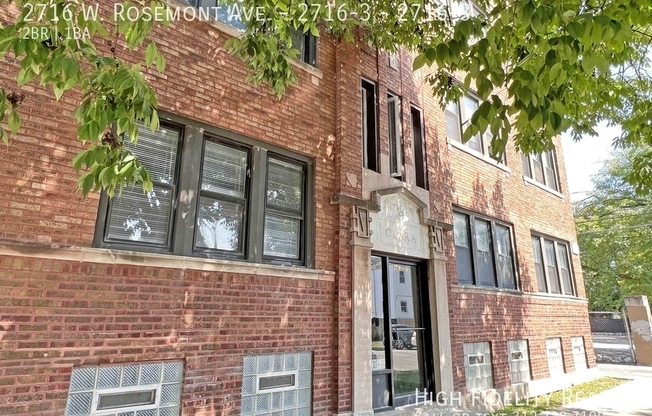 2716 W ROSEMONT AVE