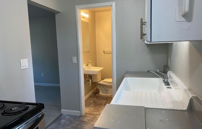 1 bed, 1 bath, 469 sqft, $1,195, Unit Unit 18