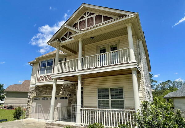 215 EMANUEL CRK DR