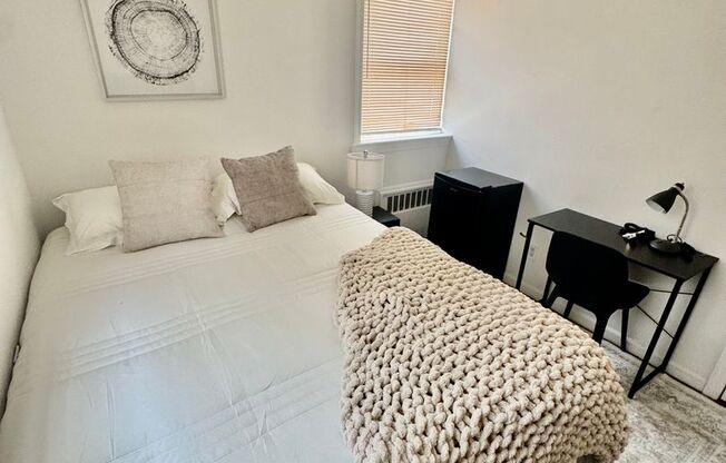 2423 Cambreleng LLC