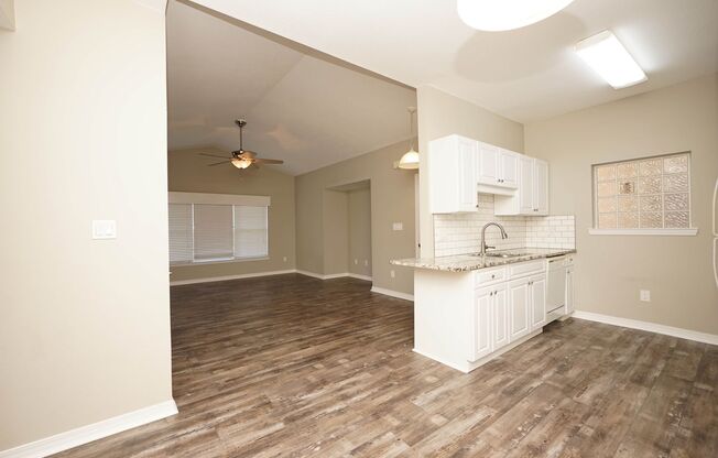 3 beds, 2 baths, $1,850, Unit UNIT 249