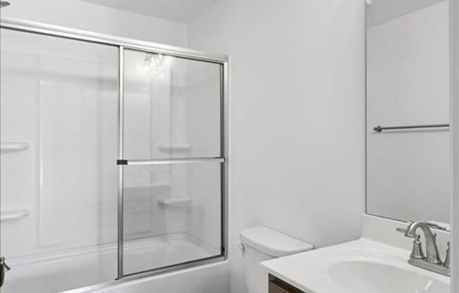 3 beds, 3 baths, 1,323 sqft, $2,400, Unit Rivers Edge Dr - 179