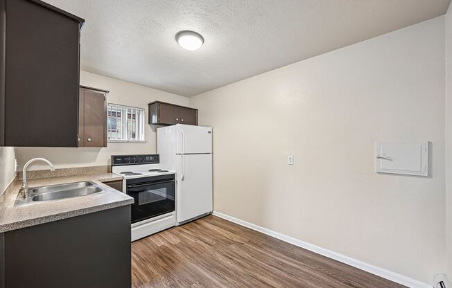1 bed, 1 bath, 640 sqft, $1,100, Unit 208
