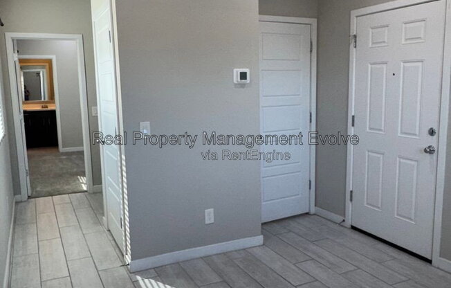 5 beds, 3 baths, 2,033 sqft, $2,990