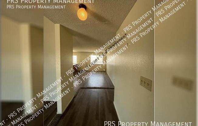 3102 N WOODBURNE DR