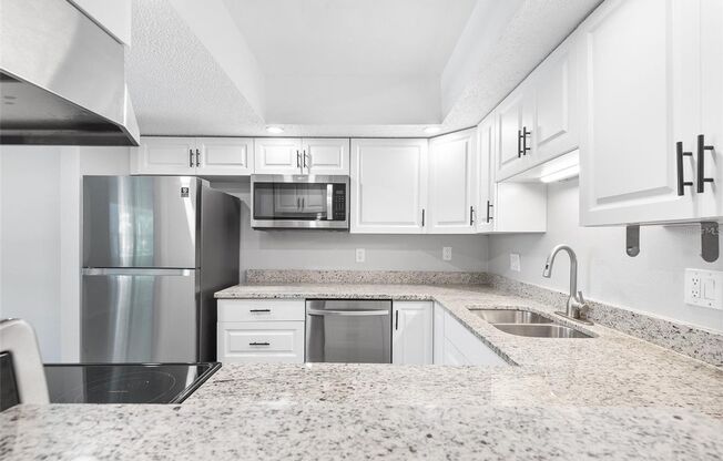 ST PETE APARTMENT FOR RENT!!