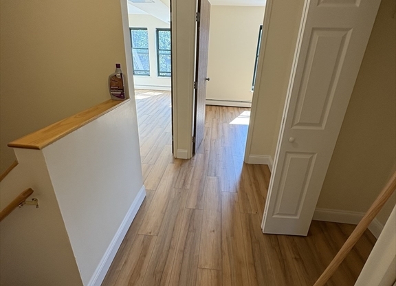 3 beds, 2 baths, 1,198 sqft, $4,400, Unit 34