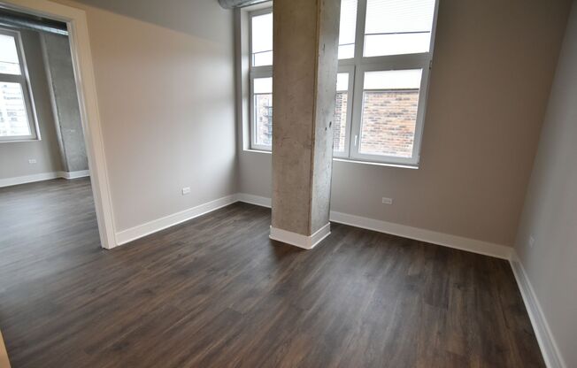 2 beds, 2 baths, 976 sqft, $4,275, Unit 3833-722