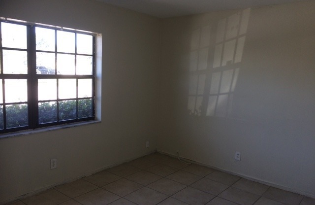 2 beds, 1 bath, 707 sqft, $1,995, Unit 1