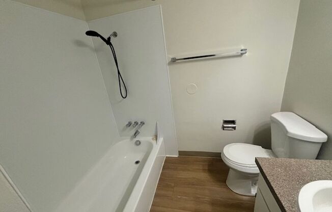 2 beds, 1 bath, 845 sqft, $1,625, Unit 42