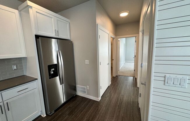 2 beds, 1 bath, $1,995, Unit # 201