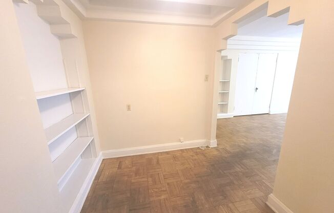 1 bed, 1 bath, $1,075, Unit 307