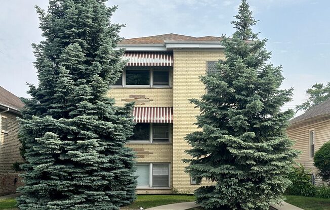 5835 ADDISON