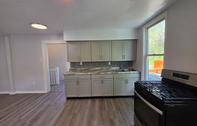 3 Bedroom 1 bath apartment in Beechview