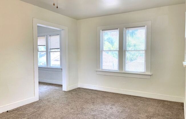 1 bed, 1 bath, 580 sqft, $785, Unit Upstairs Garage Apt