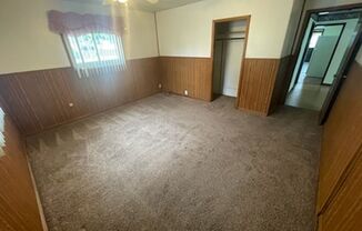 3 beds, 1 bath, $1,400