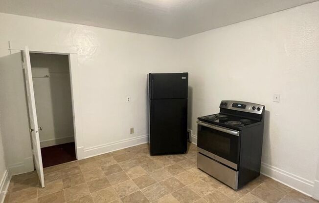 1 bed, 1 bath, 943 sqft, $795, Unit #2