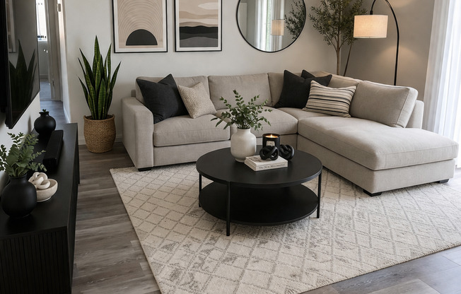 1 bed, 1 bath, 592 sqft, $925, Unit 17