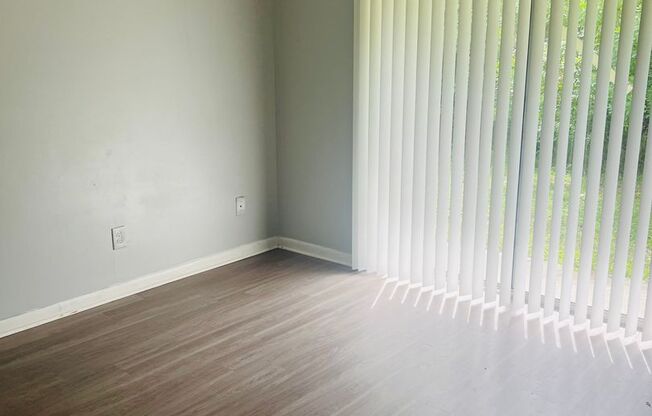 1 bed, 1 bath, 800 sqft, $1,300