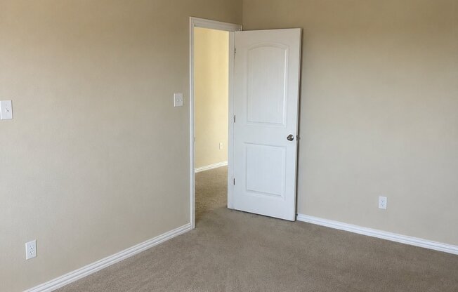 908 HARTMAN DR