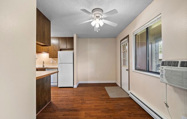 2 beds, 1 bath, $1,545