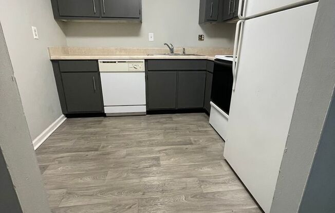 1 bed, 1 bath, 812 sqft, $995, Unit A-20