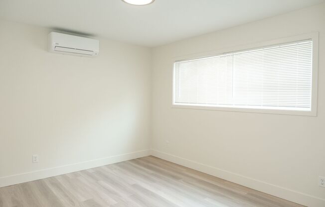 1 bed, 1 bath, 560 sqft, $1,725, Unit 54-4