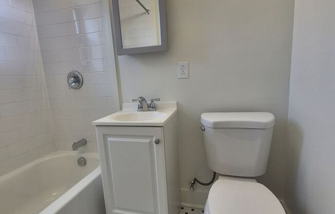 1 bed, 1 bath, 600 sqft, $1,299, Unit 5631 Rippey St. #C6