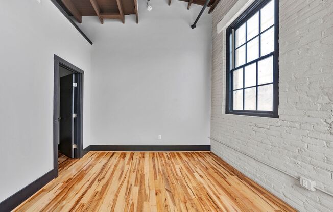 1 bed, 1 bath, 611 sqft, $1,095, Unit 307