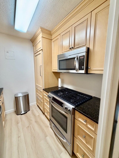 2 beds, 1 bath, 875 sqft, $3,500, Unit 20H