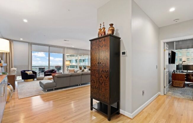 Centerpointe- Urban luxury living!!